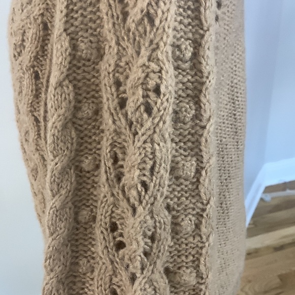 J Crew Alpaca wool blend cable knit Medium sweater Camel color - Picture 11 of 11